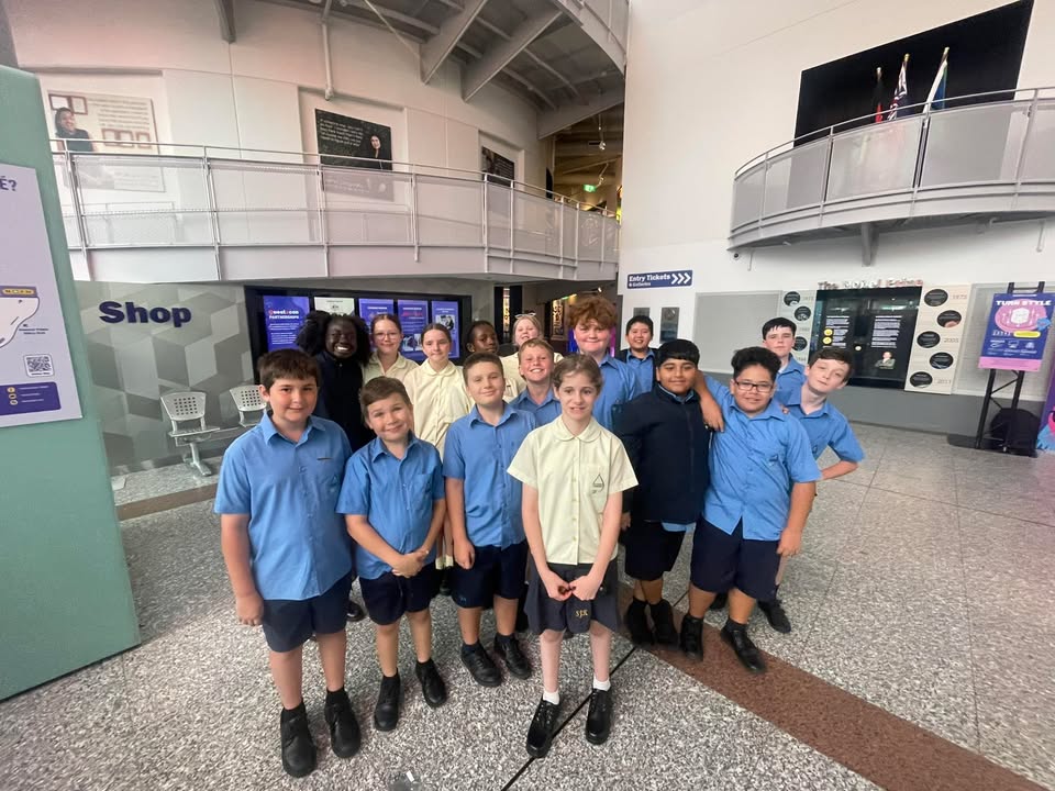 668111002007048_1366350508849757-1